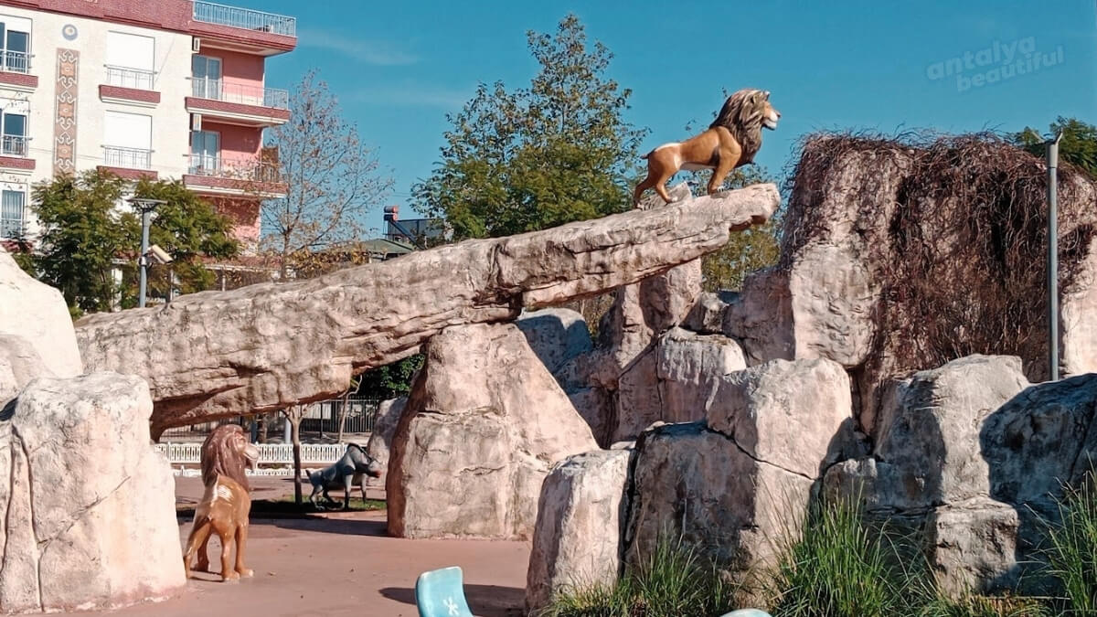 Antalya Masal Parkına Giden Otobüsler